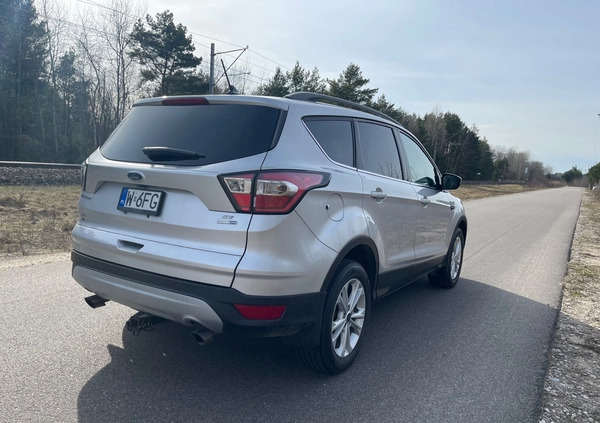 Ford Escape cena 66000 przebieg: 75500, rok produkcji 2018 z Sochaczew małe 277